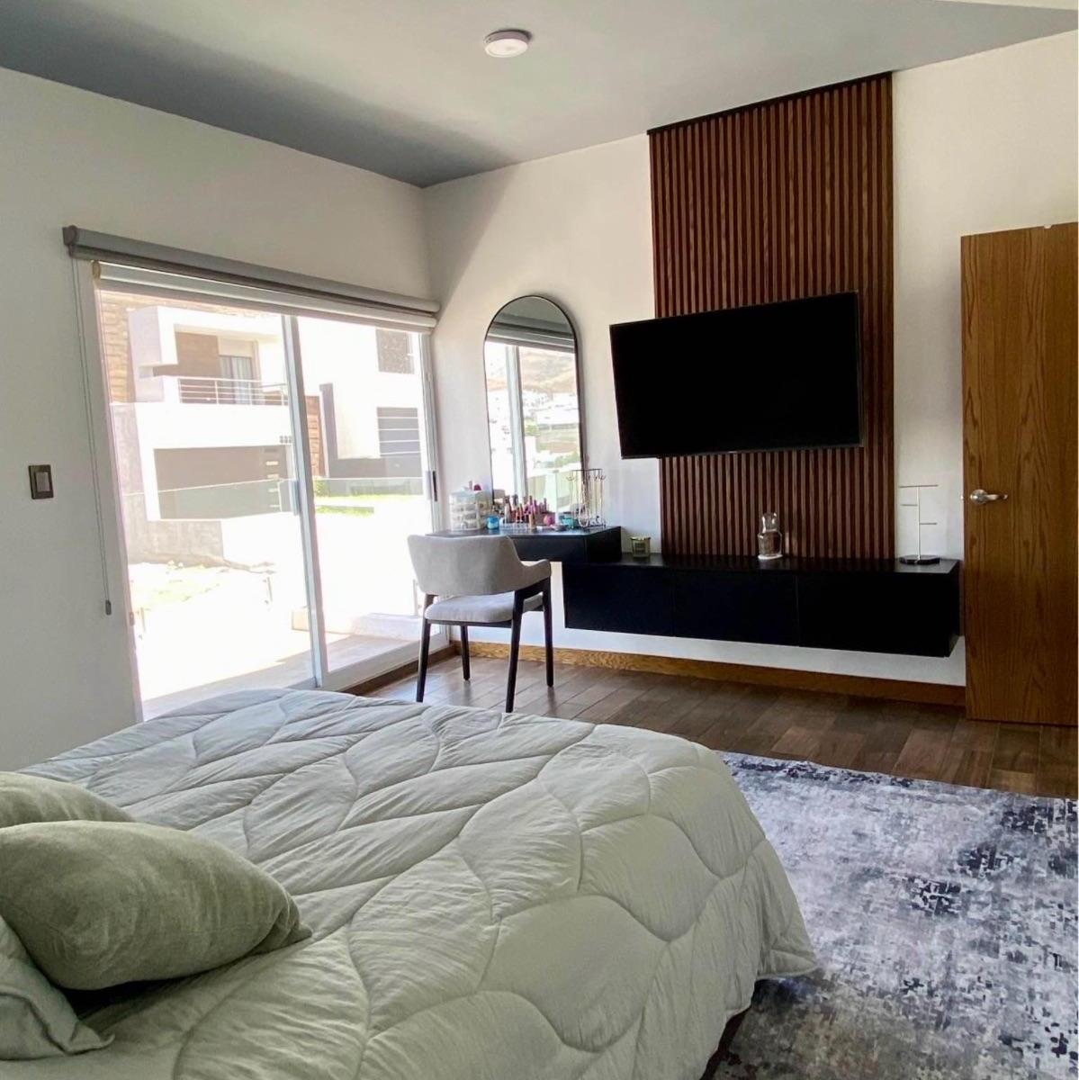 Casa · 304m² · 4 Recámaras · 2 Estacionamientos · Casa - Fraccionamiento Bosque Real — foto 2