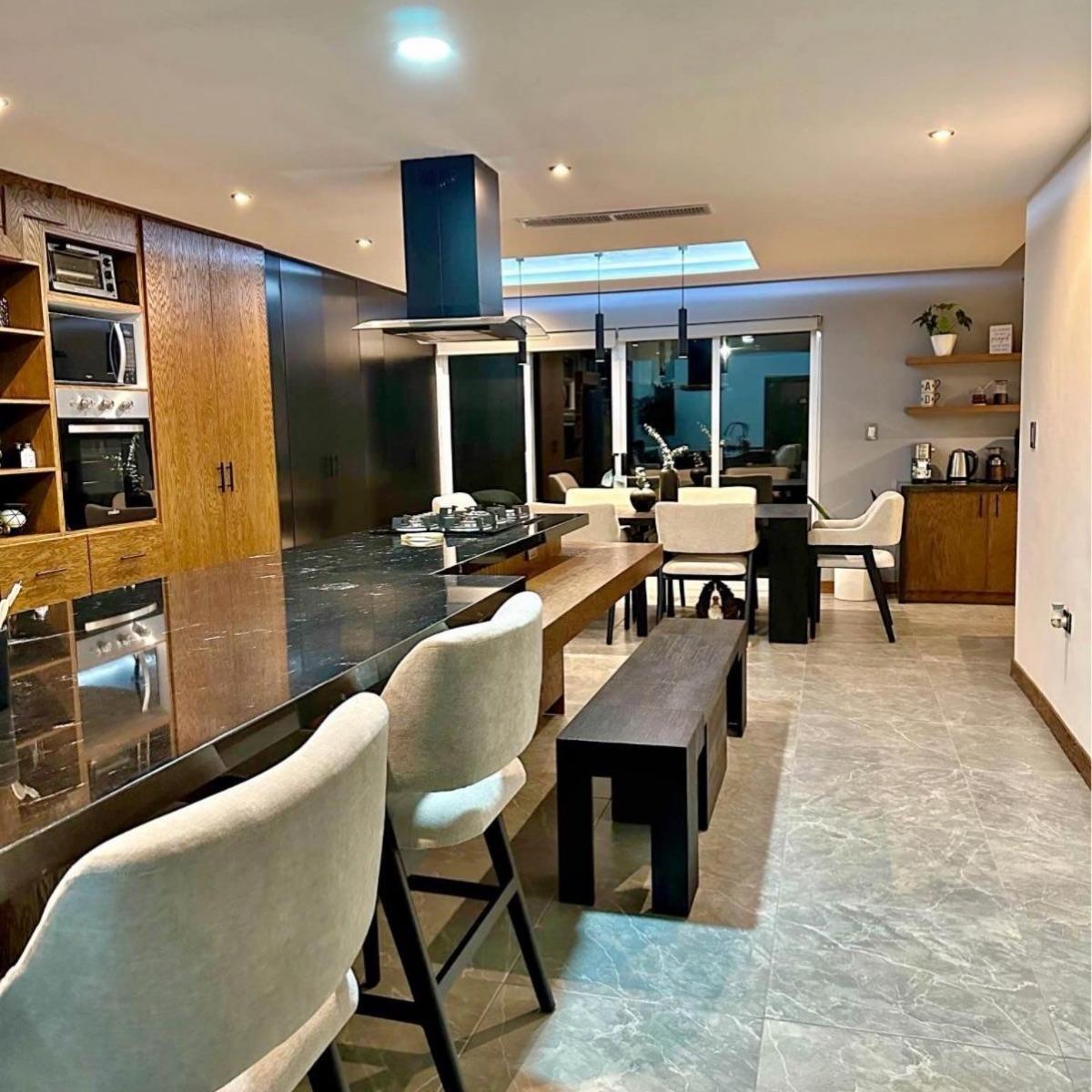 Casa · 304m² · 4 Recámaras · 2 Estacionamientos · Casa - Fraccionamiento Bosque Real — foto 5