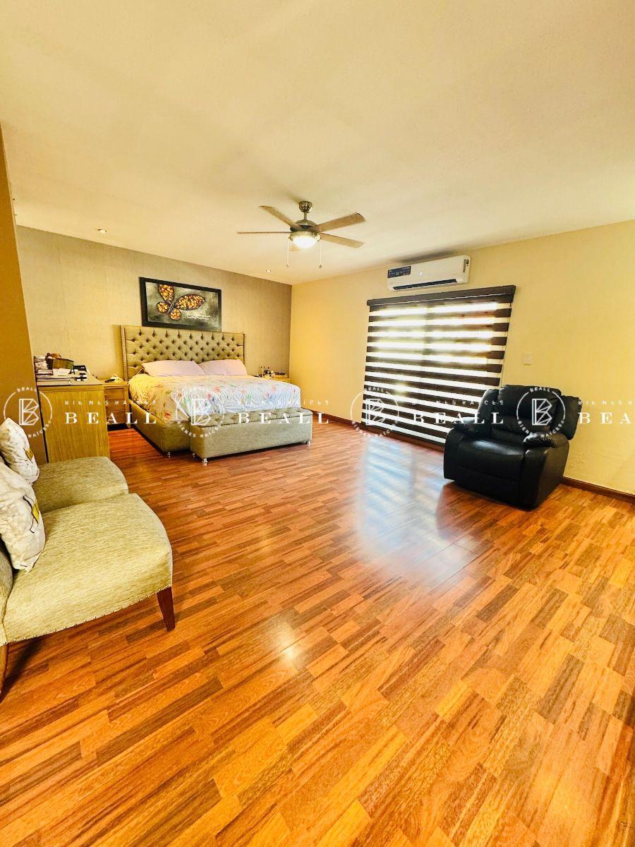 Casa de 3 habitaciones, Chihuahua · Casa de 2 Plantas en Venta Ubicado en Mision del Bosque de $8,850,000 — foto 2