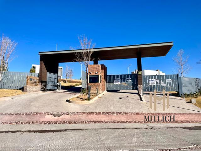 Terreno / Lote · 300m² · Terreno en Venta Altozano $2,250,000 — foto 2