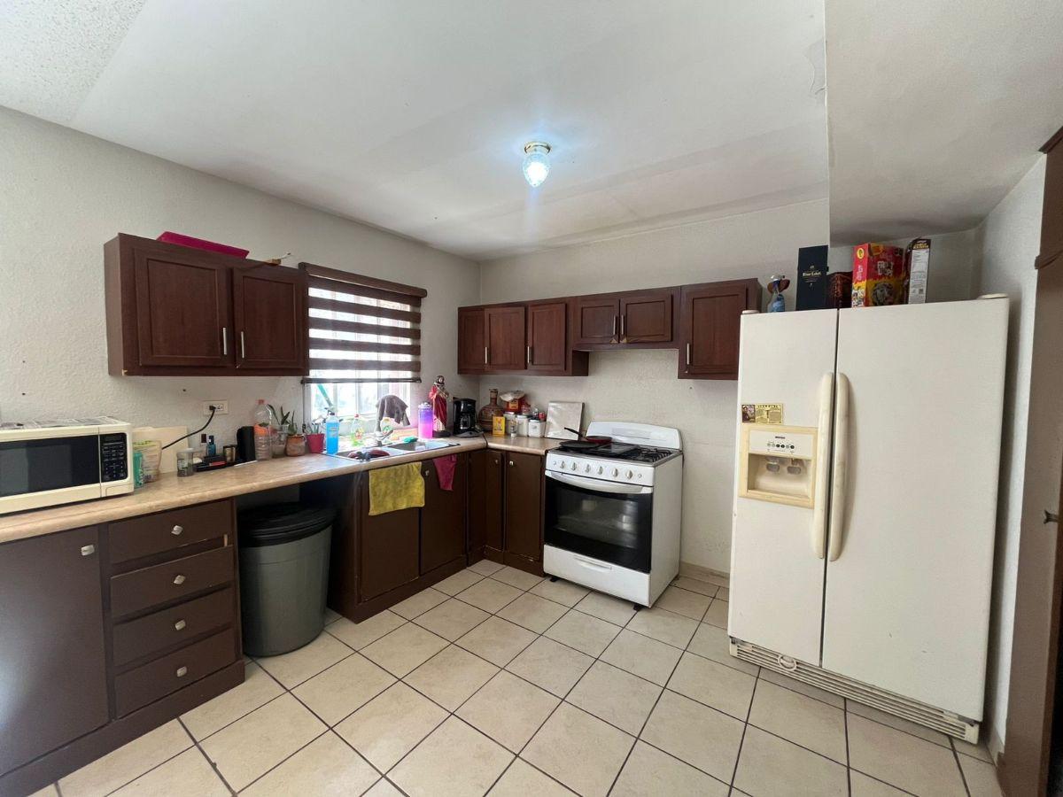 Casa de 2 habitaciones, Chihuahua · Casa en Venta con 121 m² de Construcción en Chihuahua, Chihuahua. — foto 4