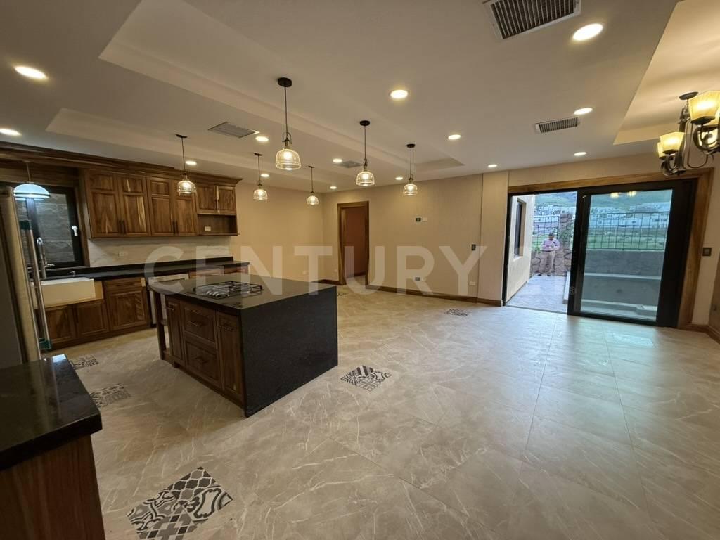 Casa · 313m² · 3 Recámaras · 2 Estacionamientos · Casa en Venta en Fraccionamiento Bosque Real en Chihuahua, Chihuahua