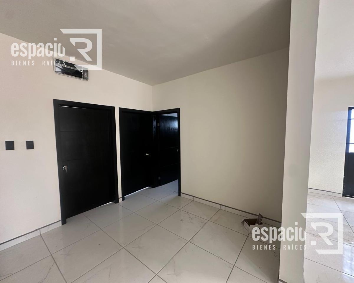 Casa · 390m² · 2 Recámaras · 4 Estacionamientos · Casa Nueva en Venta en Cerro Grande — foto 3