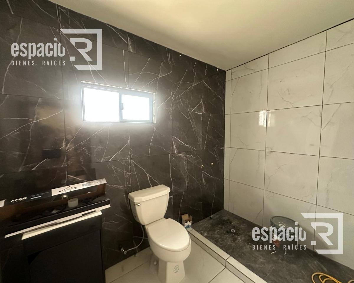 Casa · 390m² · 2 Recámaras · 4 Estacionamientos · Casa Nueva en Venta en Cerro Grande — foto 4