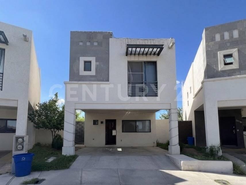 Casa · 208m² · 3 Recámaras · 2 Estacionamientos · Venta de Casa en Hacienda Loreto, Chihuahua, Chihuahua