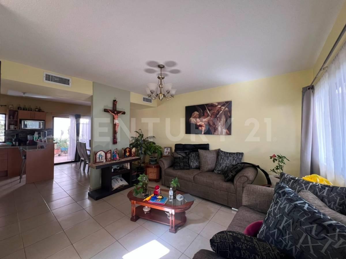 Casa · 208m² · 3 Recámaras · 2 Estacionamientos · Venta de Casa en Hacienda Loreto, Chihuahua, Chihuahua — foto 2