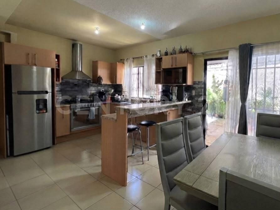 Casa · 208m² · 3 Recámaras · 2 Estacionamientos · Venta de Casa en Hacienda Loreto, Chihuahua, Chihuahua — foto 3
