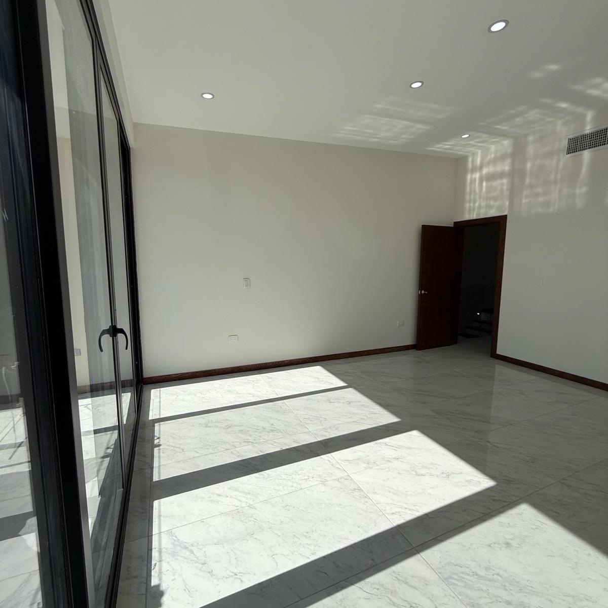 Casa · 284m² · 4 Recámaras · Casa - Altozano — foto 5
