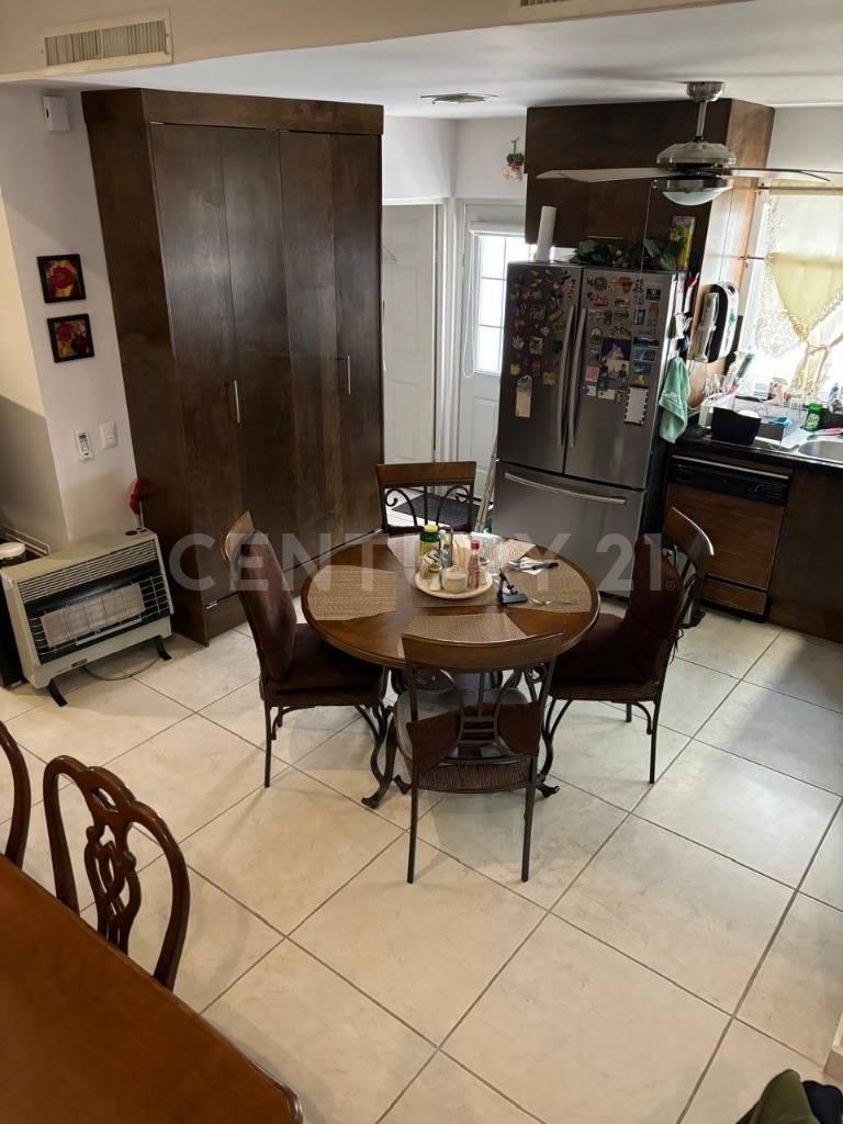 Casa · 252m² · 3 Recámaras · 2 Estacionamientos · Casa en Venta Centrica Cd Chihuahua — foto 3