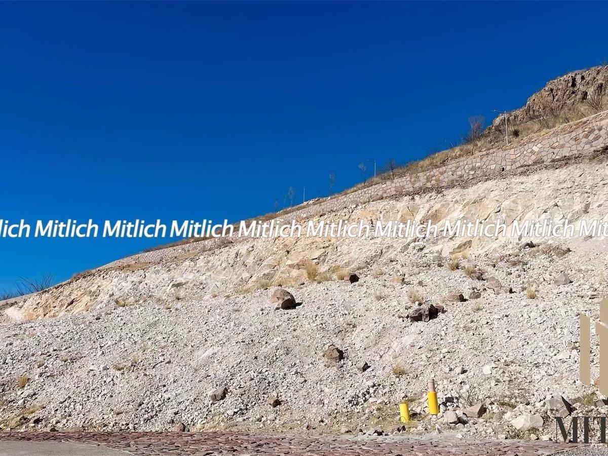 Terreno / Lote · 352m² · Terreno Residencial en Venta Fracc. Altozano $2,818,400