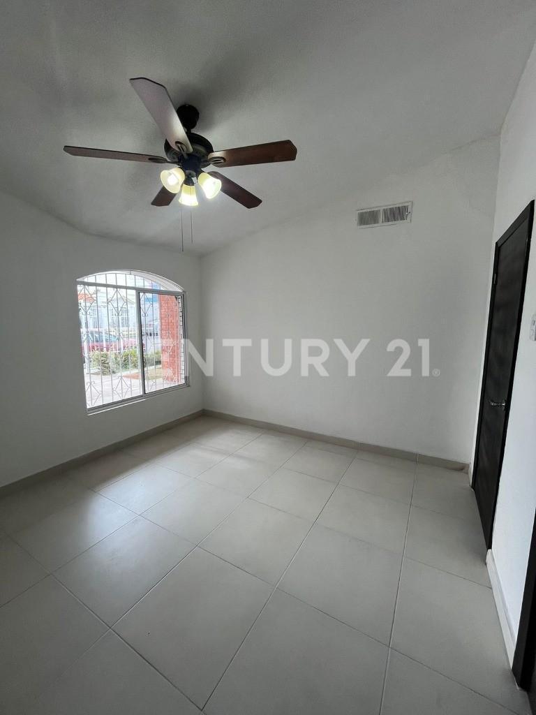 Casa · 160m² · 3 Recámaras · 1 Estacionamiento · Casa Venta Colonia San Felipe Chihuahua — foto 5